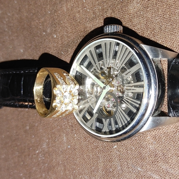 Watch - Picture 3 of 4